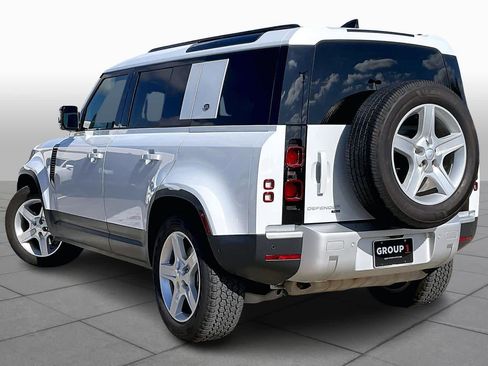 Used 2023 Land Rover Defender 110 SE image 9