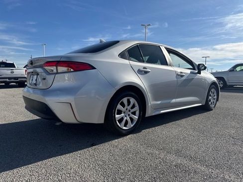 Used 2024 Toyota Corolla LE image 6
