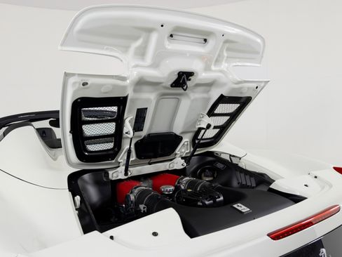 Used 2015 Ferrari 458 Spider image 44