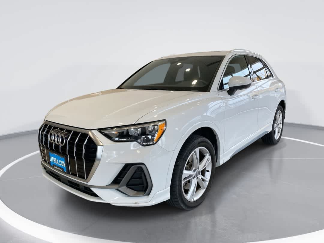 Used 2020 Audi Q3 2.0T Premium w/ Convenience Package AWD/4WD image 1