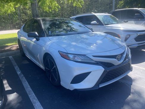 Used 2019 Toyota Camry XSE FWD image 2