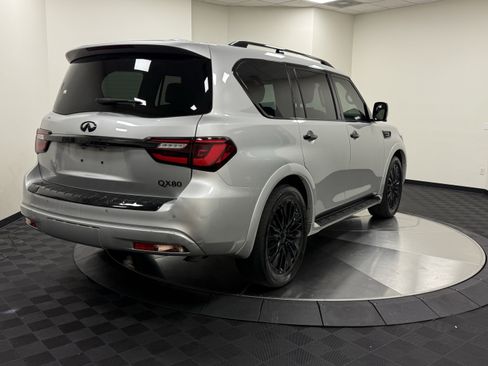 Used 2023 INFINITI QX80 Sensory w/ All-Season Package RWD image 7