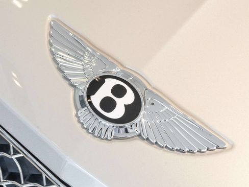 Used 2022 Bentley Bentayga AWD/4WD image 73