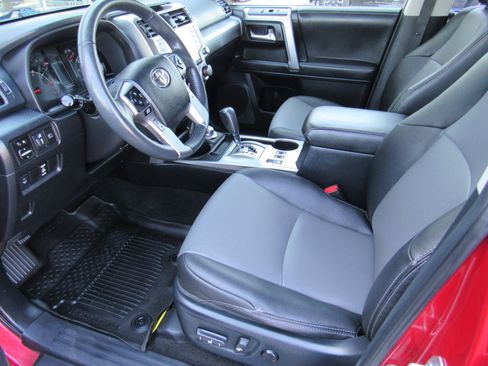 Used 2021 Toyota 4Runner SR5 Premium w/ Moonroof Package AWD/4WD image 14
