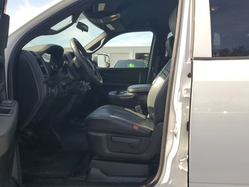 Used 2022 RAM 2500 Tradesman w/ Chrome Appearance Group image 19