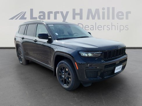 New 2025 Jeep Grand Cherokee L Altitude image 8