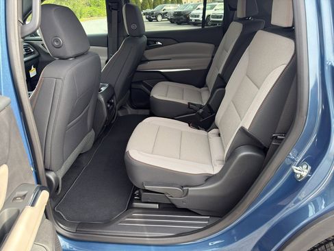 New 2026 Chevrolet Traverse LT w/ Driver Confidence Package FWD image 17