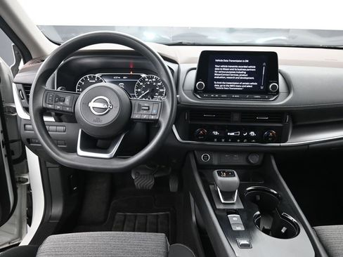 Used 2023 Nissan Rogue SV image 11