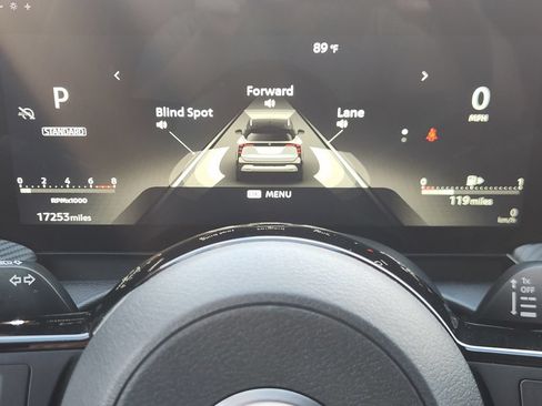 Used 2025 Nissan Kicks SR FWD image 16