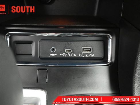 Used 2025 Subaru Ascent Premium AWD/4WD image 19