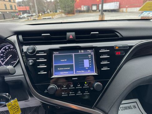 Used 2020 Toyota Camry LE image 16