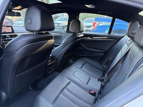 Used 2019 BMW 530i RWD image 12