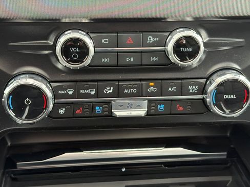 New 2026 Ford F350 Platinum w/ Tremor Off-Road Package AWD/4WD image 27