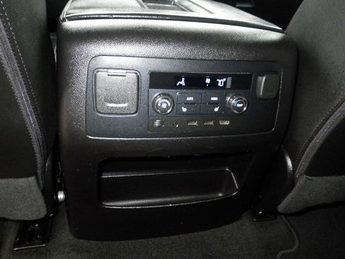 Used 2018 Chevrolet Tahoe Premier image 28