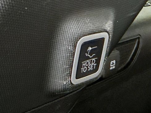Used 2023 Jeep Grand Cherokee Trailhawk AWD/4WD image 31