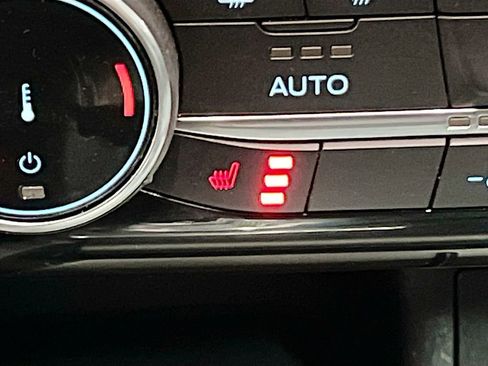 Used 2022 Ford Escape SEL image 19