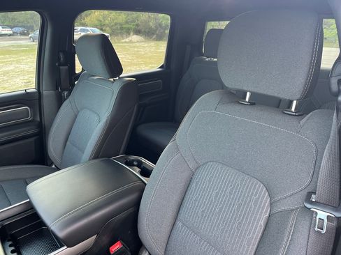 Used 2022 RAM 1500 Big Horn AWD/4WD image 7