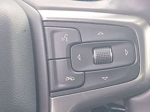 Used 2025 Chevrolet Silverado 1500 LT image 36