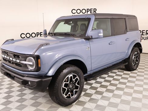 Used 2024 Ford Bronco Outer Banks AWD/4WD image 11