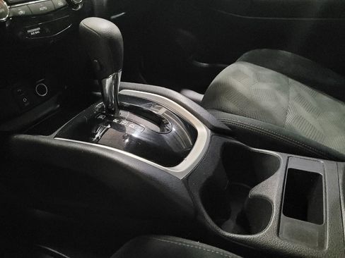 Used 2015 Nissan Rogue SV AWD/4WD image 26