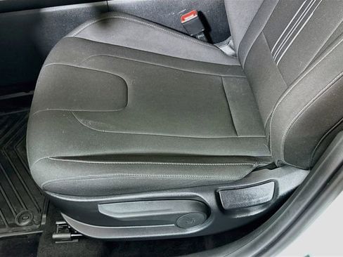 Used 2025 Hyundai Elantra SEL FWD image 24
