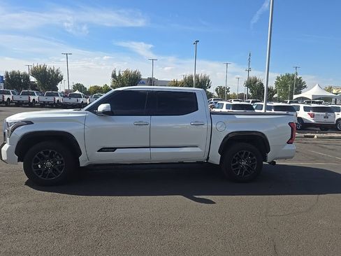 Used 2022 Toyota Tundra Platinum AWD/4WD image 7