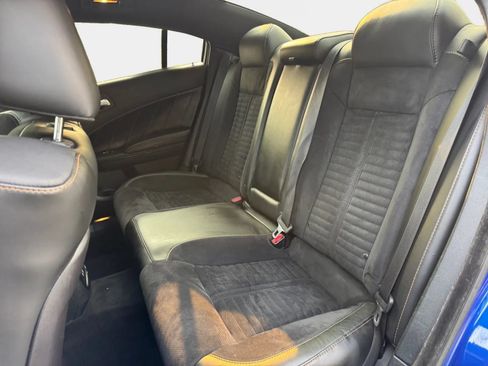 Used 2018 Dodge Charger R/T RWD image 11