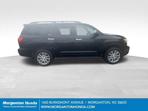 Used 2017 Toyota Sequoia Platinum AWD/4WD image 3