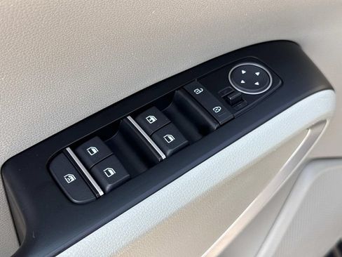 Used 2023 Kia Soul LX FWD image 16