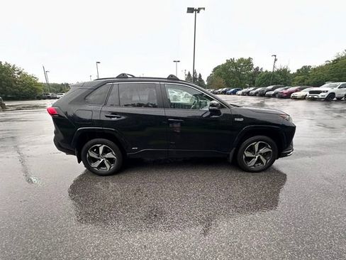 Used 2021 Toyota RAV4 SE w/ Weather & Moonroof Package AWD/4WD image 2