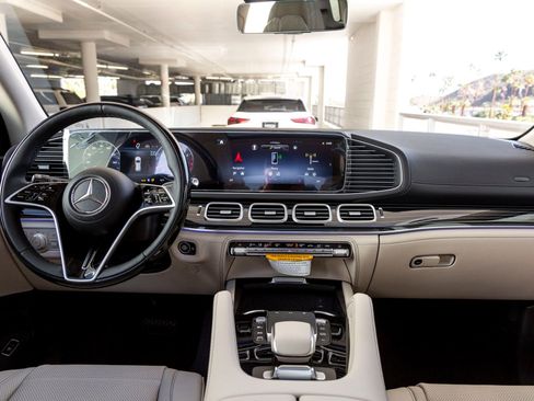 New 2026 Mercedes-Benz GLE 580 4MATIC image 13