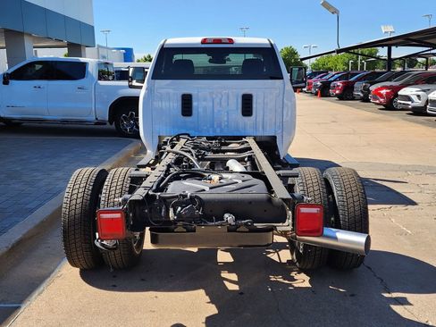 New 2026 GMC Sierra 3500 Pro AWD/4WD image 4
