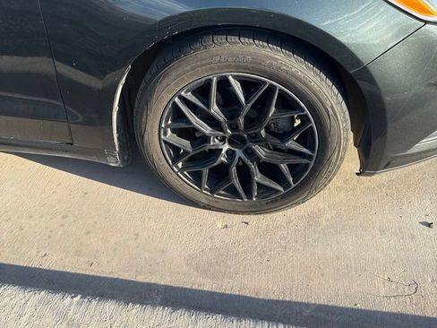 Used 2016 Ford Fusion SE FWD image 15