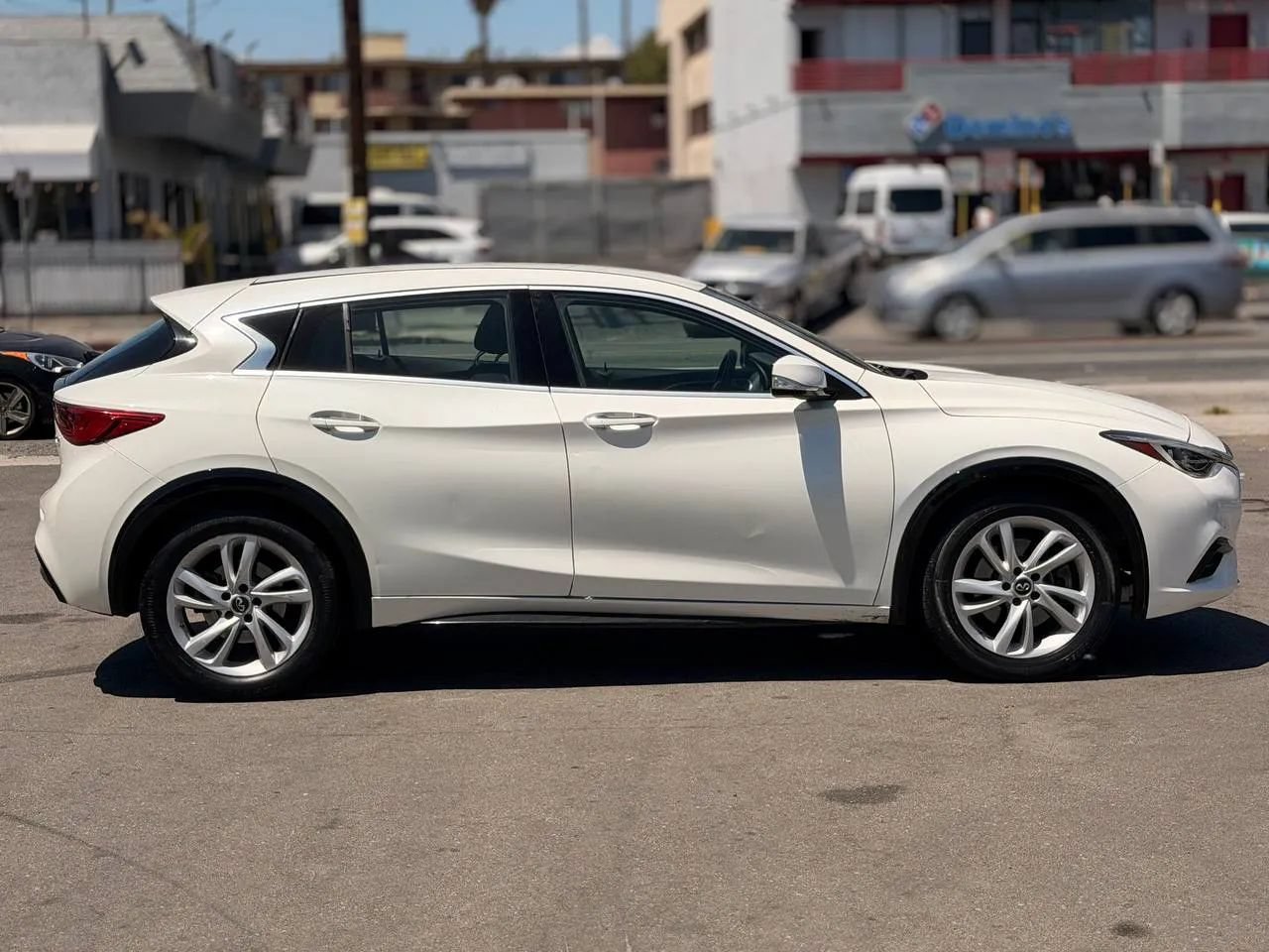 Used 2018 INFINITI QX30 FWD image 19