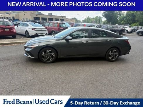 Used 2025 Hyundai Elantra SEL FWD image 6