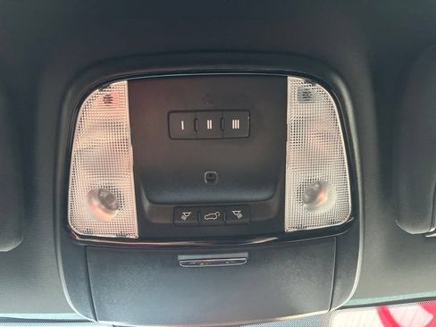 Used 2021 Dodge Durango R/T w/ Technology Group RWD image 18