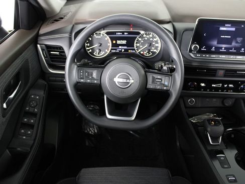 Certified 2023 Nissan Rogue SV image 7