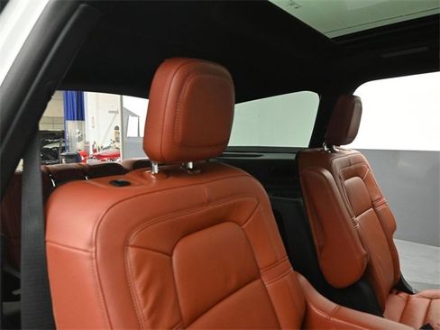 Certified 2025 Lincoln Aviator Reserve w/ Equipment Group 201A image 27