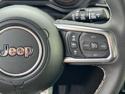 Used 2025 Jeep Wrangler Unlimited Sahara AWD/4WD image 35