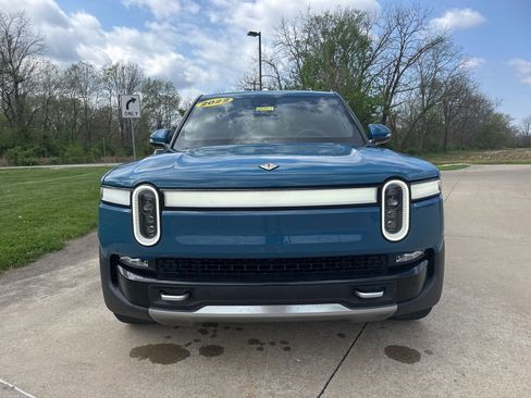 Used 2022 Rivian R1T Adventure image 2