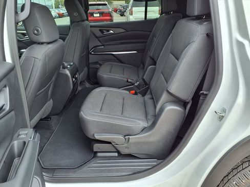 Used 2024 Chevrolet Traverse LT w/ Midnight/Sport Edition image 17