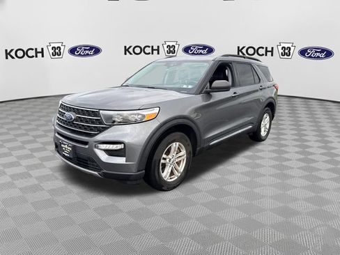 Used 2024 Ford Explorer XLT w/ Equipment Group 202A AWD/4WD image 3