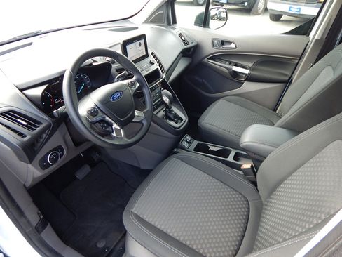 Used 2019 Ford Transit Connect XLT image 2