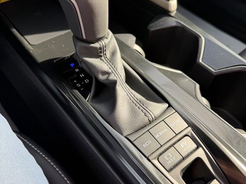 Certified 2025 Toyota Camry SE image 17