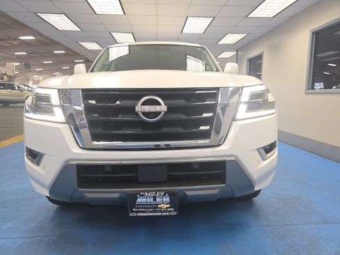 Used 2023 Nissan Armada SL w/ Captain's Chairs Package AWD/4WD image 11
