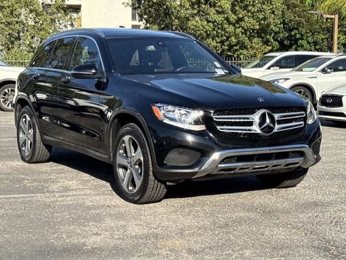 Used 2018 Mercedes-Benz GLC 300 4MATIC image 2