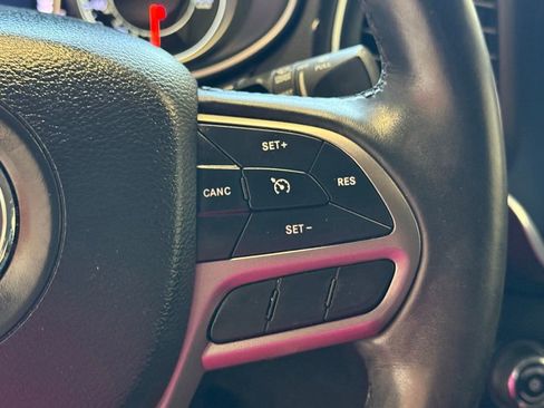 Used 2019 Jeep Cherokee Latitude Plus w/ Cold Weather Group image 25