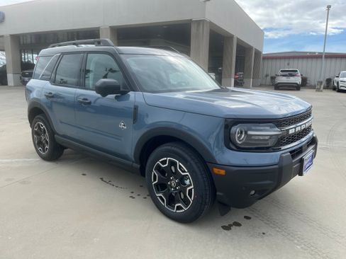 New 2026 Ford Bronco Sport Outer Banks w/ Outer Banks Tech Package+ AWD/4WD image 3