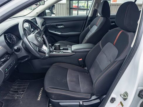Used 2022 Nissan Sentra SR w/ Midnight Edition FWD image 9