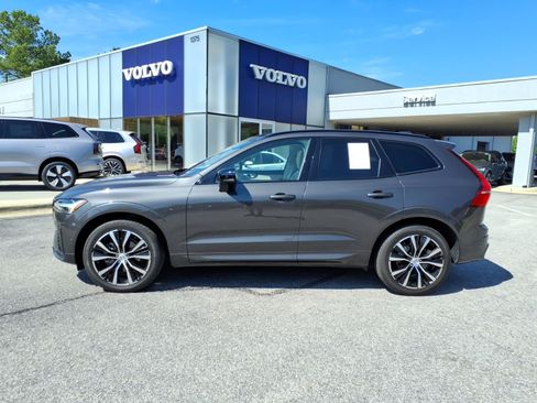 Certified 2024 Volvo XC60 B5 Plus w/ Protection Package Premier AWD/4WD image 8